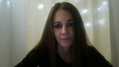 Snapshot of luciemack chatting on 19, 10, 2025 LucieMack online show from 19, 10, 2025
