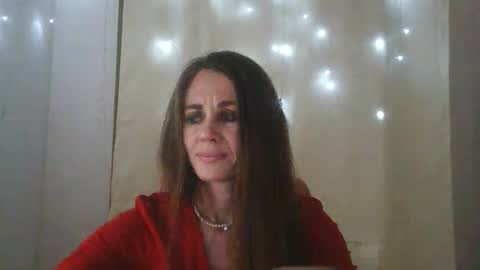 Snapshot of luciemack chatting on 25, 10, 2025 LucieMack online show from 25, 10, 2025