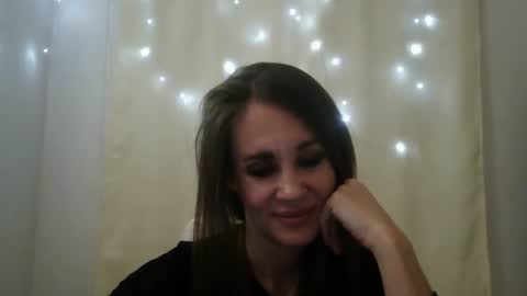 Snapshot of luciemack chatting on 29, 10, 2025 LucieMack online show from 29, 10, 2025