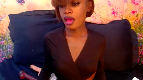 Snapshot of lucile_carrie chatting on 7, 6, 2026 Lucile Carrie online show from 7, 6, 2026