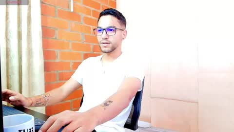 Snapshot of lucky_blessed chatting on 11, 3, 2025 lucky_blessed online show from 11, 3, 2025