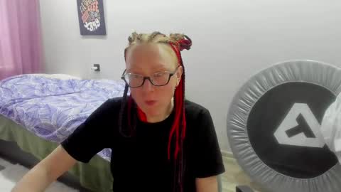 lucky_licky20 online show from 13, 2, 2025