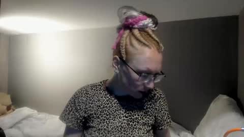 lucky_licky20 online show from 22, 2, 2026