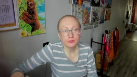 lucky_licky20 online show from 10, 4, 2026