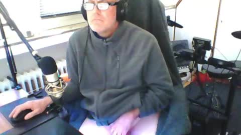 Snapshot of luckyfreak1 chatting on 25, 4, 2026 call me Stefan online show from 25, 4, 2026