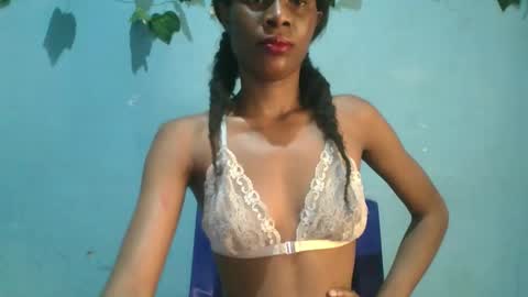 Snapshot of luckymadequeen chatting on 20, 11, 2025 Gloria online show from 20, 11, 2025