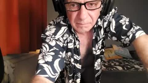 luckypuppy222 online show from 25, 6, 2026
