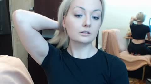 Snapshot of luckyshotgirl chatting on 31, 5, 2026 LuckyShot online show from 31, 5, 2026