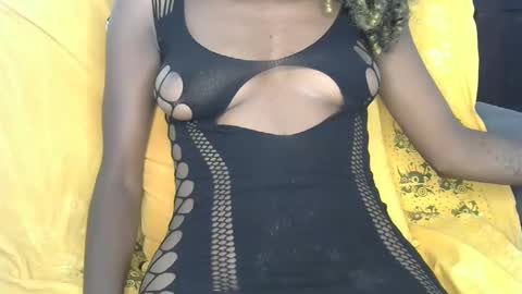 Snapshot of luckystar_19 chatting on 21, 12, 2025 luckystar_19 online show from 21, 12, 2025