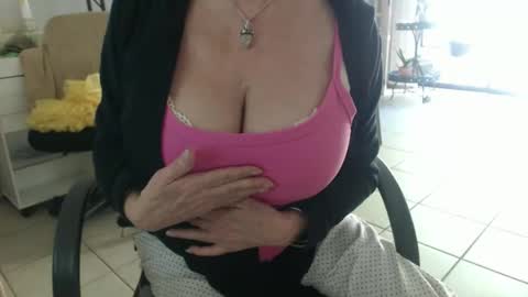 lucy_0000 online show from 16, 4, 2026