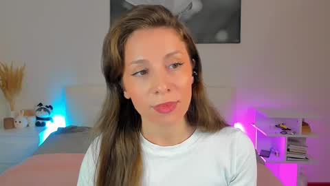 Snapshot of lucy__ray chatting on 28, 2, 2025 lucy__ray online show from 28, 2, 2025