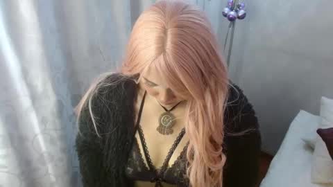 Snapshot of lucy_cold1 chatting on 15, 12, 2025 Im Lucy online show from 15, 12, 2025