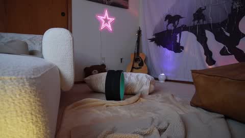 Snapshot of lucy_gooosey chatting on 27, 2, 2025 Lucy. online show from 27, 2, 2025