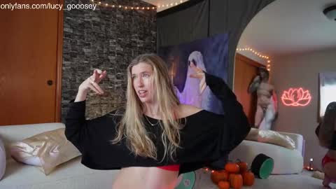 Snapshot of lucy_gooosey chatting on 20, 10, 2025 Lucy. online show from 20, 10, 2025