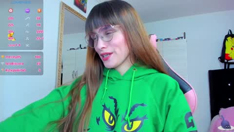 Snapshot of lucy_hess_ chatting on 19, 12, 2024 Lucy online show from 19, 12, 2024