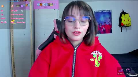 Snapshot of lucy_hess_ chatting on 13, 10, 2025 Lucy online show from 13, 10, 2025