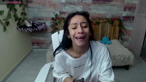 Snapshot of lucy_joi chatting on 3, 1, 2025 Luciana online show from 3, 1, 2025