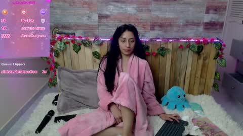Snapshot of lucy_joi chatting on 4, 1, 2025 Luciana online show from 4, 1, 2025