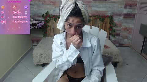 Snapshot of lucy_joi chatting on 5, 1, 2025 Luciana online show from 5, 1, 2025