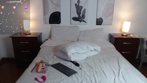 Snapshot of lucy_joi chatting on 21, 2, 2025 Luciana online show from 21, 2, 2025