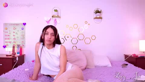 Snapshot of lucy_joi chatting on 7, 10, 2025 Luciana online show from 7, 10, 2025