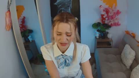 Snapshot of lucy_priincess chatting on 27, 10, 2025 lucy online show from 27, 10, 2025