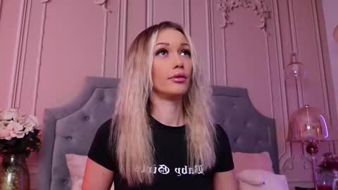 LucyAddison online show from 14, 10, 2025