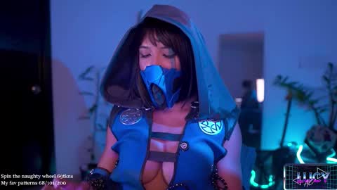 Lucy Alien  online show from 28, 10, 2025