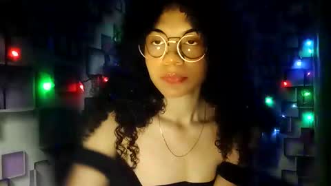 Snapshot of lucybellea chatting on 2, 12, 2025 Lucia online show from 2, 12, 2025