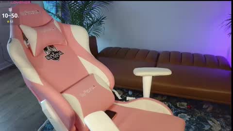 lucydelrey57 online show from 9, 3, 2025