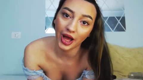 Lucy Kims online show from 21, 2, 2026