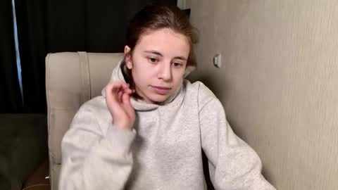 Snapshot of lucyrait chatting on 21, 2, 2025 Lucy online show from 21, 2, 2025