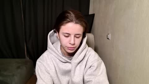 Snapshot of lucyrait chatting on 22, 2, 2025 Lucy online show from 22, 2, 2025