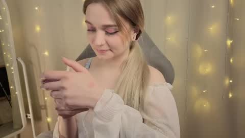 Lucy online show from 11, 4, 2026