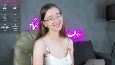 Snapshot of lucyy_green chatting on 3, 8, 2026 Lucy online show from 3, 8, 2026