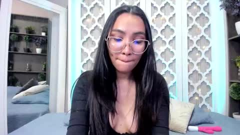 Lucy Liiu online show from 21, 2, 2025