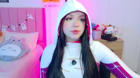 LUCYY FROM HOME  online show from 28, 10, 2025