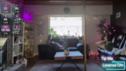 Luubeam             INSTA luubeammm TWITTER lunaisreallycu1 online show from 9, 6, 2026