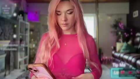 Luubeam             INSTA luubeammm TWITTER lunaisreallycu1 online show from 22, 6, 2026