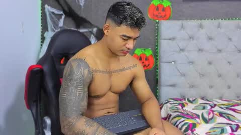 Snapshot of luigi_hot_ chatting on 16, 10, 2025 Luigi Independent model online show from 16, 10, 2025