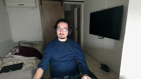 Snapshot of luis_flr chatting on 13, 1, 2025 luis_flr online show from 13, 1, 2025