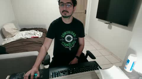 Snapshot of luis_flr chatting on 10, 3, 2025 luis_flr online show from 10, 3, 2025