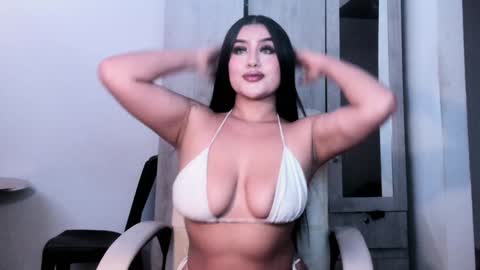 Snapshot of luisaa_diaz_ chatting on 2, 2, 2025 Luisa Diaz online show from 2, 2, 2025