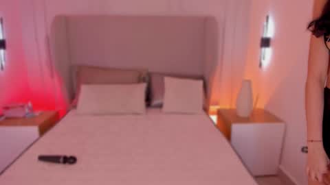 L U I S A online show from 12, 9, 2025