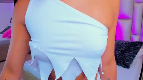 Snapshot of luisajonnes_ chatting on 31, 10, 2025 Luisa online show from 31, 10, 2025