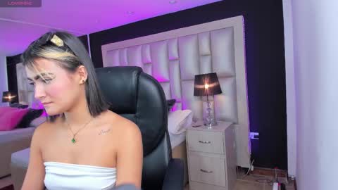 Snapshot of luisajonnes_ chatting on 18, 11, 2025 Luisa online show from 18, 11, 2025