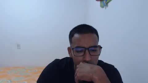 Snapshot of luisatr2017 chatting on 14, 12, 2025 luisatr2017 online show from 14, 12, 2025