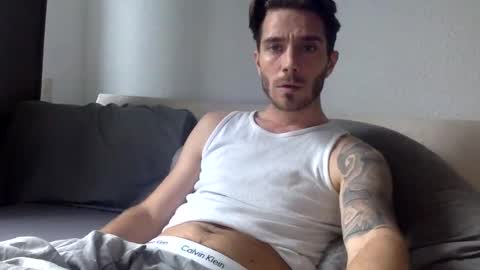 Snapshot of luisbadx chatting on 28, 12, 2024 Luis Badx online show from 28, 12, 2024