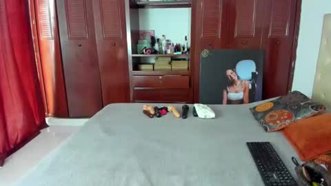 Snapshot of luissa_s1 chatting on 14, 12, 2025 Luissa online show from 14, 12, 2025