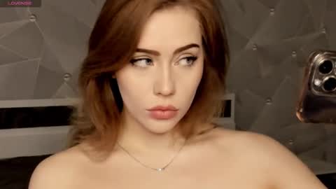 Snapshot of luiza012 chatting on 7, 11, 2025 Lizzy online show from 7, 11, 2025